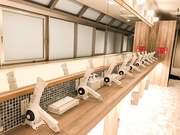 ホットヨガスタジオ loIve（ロイブ） イオン都城店の写真 1