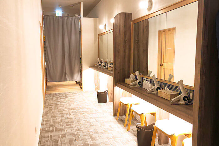 ホットヨガスタジオ loIve（ロイブ） 神戸三宮店の写真 2