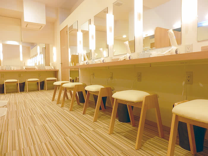 ホットヨガスタジオ loIve（ロイブ） なんば店の写真 2